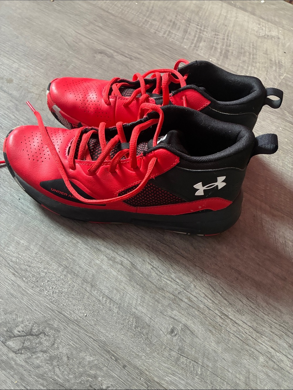 Under Armour boys basketball shoes